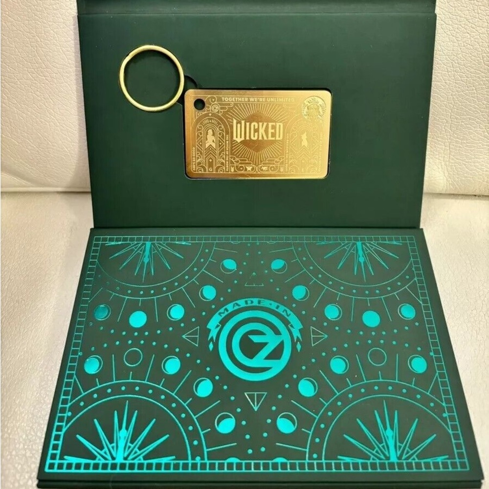 🧹 2024 Starbucks WICKED Gold Metal Limited Edition Gift Card Keychain 🧹
